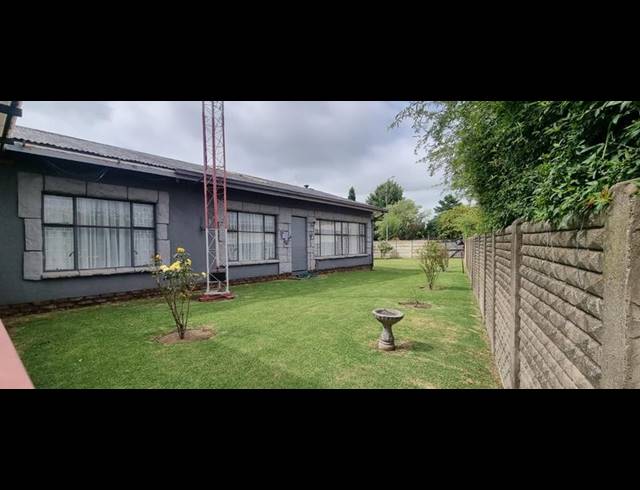 4 BEDROOM HOUSE FOR SALE IN MEYERVILLE